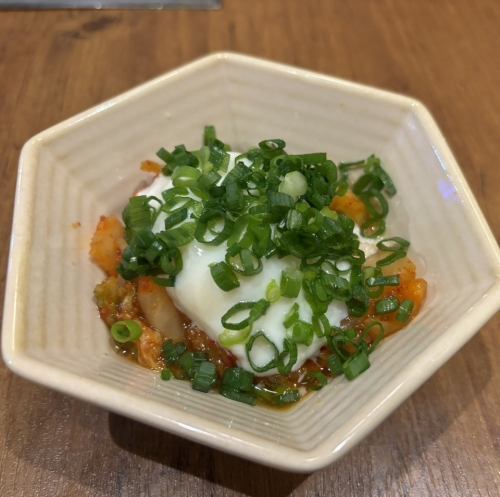 泡菜配蔥和雞蛋