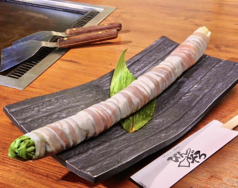 名物の鉄板焼きメニューやお手頃おつまみも充実