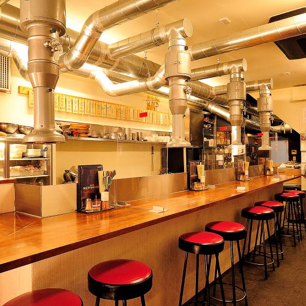 [Counter seats on the 1st floor] It is easy to use even by one person, and it is always crowded with an atmosphere where you can drop in on your way home from work.Feel free to drop by for a meal with your friends and lovers!