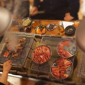 Enjoy charcoal-grilled fresh meat directly managed by a butcher shop ◎Course with all-you-can-drink included
