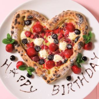 《일~목 한정》【생일이나 기념일에♪】하트형 피자&메시지로 축하 서프라이즈 1100엔(부가세 포함)
