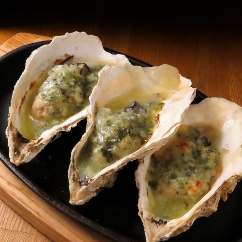 Oven-baked oysters with shells