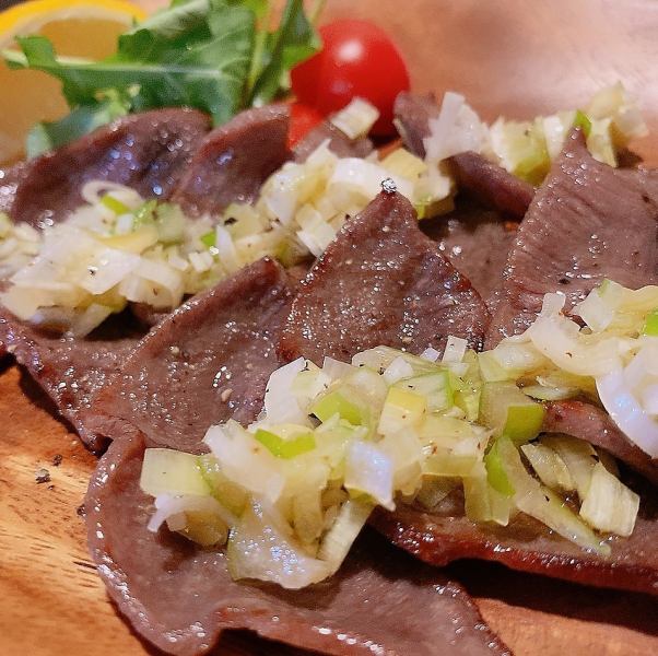Light and juicy! [Green onion salted beef tongue]