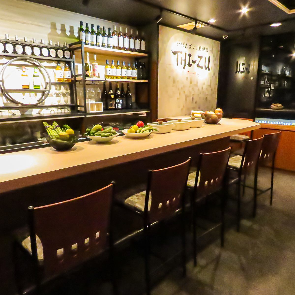 THI-ZU is a new standard for drinking in Shinsakae, with a calm, modern Japanese atmosphere.