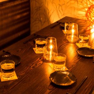 The private rooms are filled with a Japanese atmosphere and have been carefully designed down to the smallest detail, creating an atmosphere that will make you forget the hustle and bustle of the city.Stretch your legs and relax in our private sunken kotatsu rooms, where each guest can relax in comfort. We can accommodate small groups, so it's perfect for a variety of occasions in the Shinbashi area, such as impromptu drinking parties, business meetings, or girls' nights out.