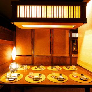 Our sophisticated, high-quality private rooms are perfect for adults, offering you a private space to relax in. We have spacious private rooms to accommodate small groups or large groups. Our spacious rooms are designed for relaxation, making them ideal for entertaining clients in the Shinbashi area, drinking parties, wedding receptions, and other events. We also offer a variety of banquet courses with all-you-can-drink options.