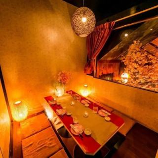 Our private rooms, filled with a Japanese atmosphere, are perfect for entertaining guests in Shinbashi. We have a wide variety of private rooms available to suit any size, from small groups to large groups. Our sunken kotatsu seats, where you can stretch your legs and relax, are also popular with families with children!
