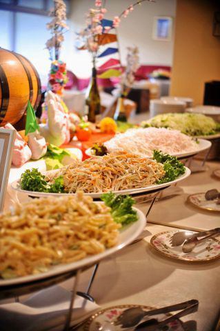 【ランチ】バイキング★メインの料理をお選び頂けます★1080円～