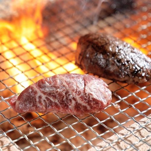 ≪素材の旨味を感じるシンプルな調理法♪≫じっくり炭火で焼き上げるみとなる自信の”炭焼き”