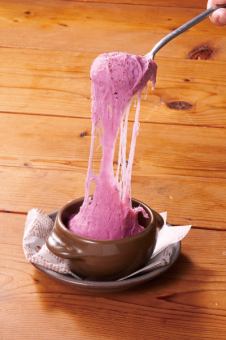 使用紫色土豆涂抹奶酪土豆泥