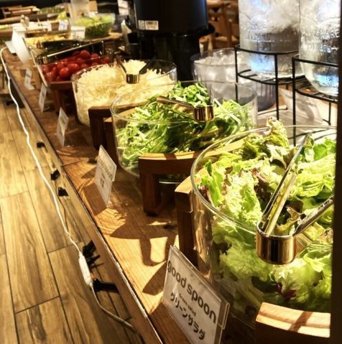 大好評のビュフェランチ