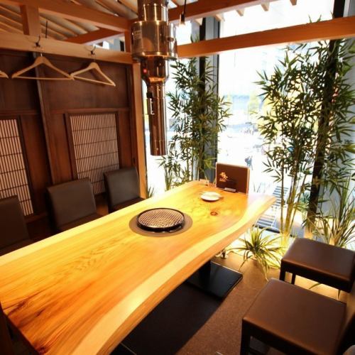 <p>One minute walk from Otemachi Station Kobe Beef Exhibition Award-winning Kobe beef rare site can be enjoyed at reasonable price ★ Small number of guests is also fully equipped with fully individual rooms available for large groups.Charges can be made for up to 70 people ◎ Please feel free to visit us!</p>