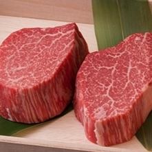 极受欢迎的【香煎夏多布里昂牛排】*限量供应