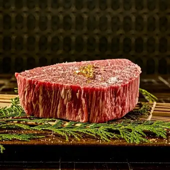 【早期予約がお得】大切なご会食に｜神戸牛金字塔コース　飲み放題付　15,000円（税込）