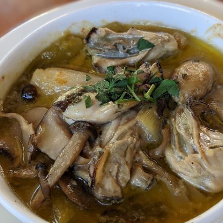 Oyster and winter vegetable ajillo