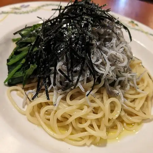 しらすとほうれん草の梅肉和風パスタ