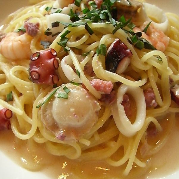 [Specialty fresh pasta] Once you eat it, you can't go back to dry noodles... Our specialty pasta is 900 yen~☆