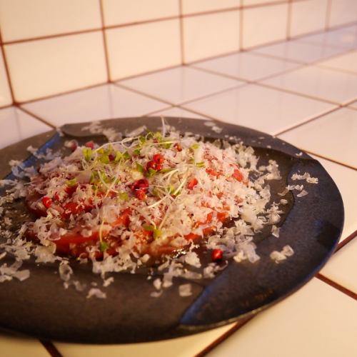 フルーツトマトとチーズのカルパッチョ