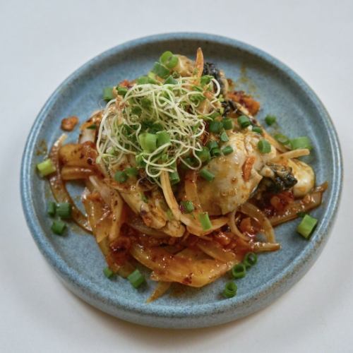 牡蠣の自家製ラー油和え