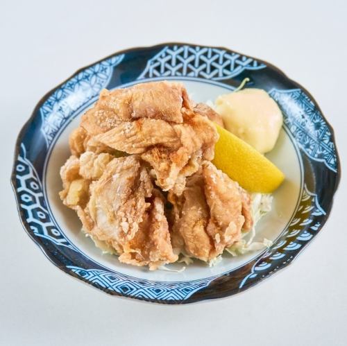 大人気！鶏ももの唐揚げ