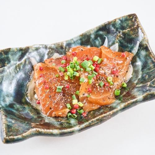 大トロサーモンの黒胡椒漬け