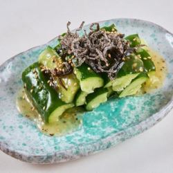 Salted kelp and cucumber