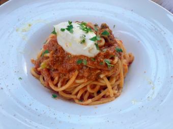 ズワイ蟹とリコッタチーズのトマトソース