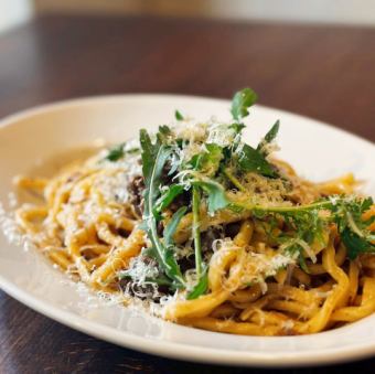 鳥取県産 本州鹿の赤ワイン煮込み【パスタフレスカ ロマーナ】