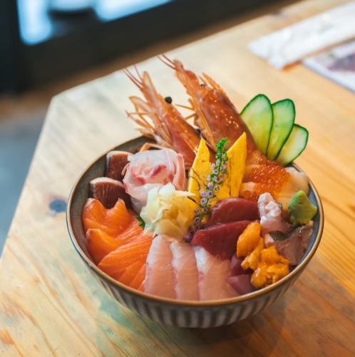 大人気!漁師飯の海鮮丼