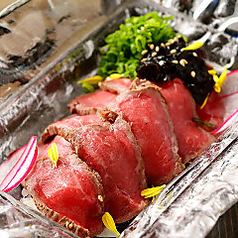 附贈日式牛肉tataki ■ 常規無限暢飲 共 11 種 40 種 ■ 2 小時無限暢飲 <Tokutoku 套餐> 5,500 日圓！