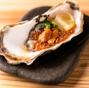 Oyster with sea urchin and salmon roe (1P)
