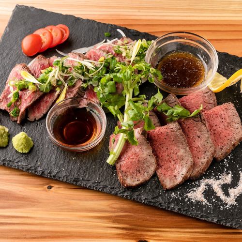 Enjoy wagyu beef filled with "love" with your favorite condiments...♪