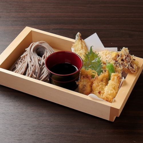 Tempura soba with blowfish and 5 kinds of vegetables