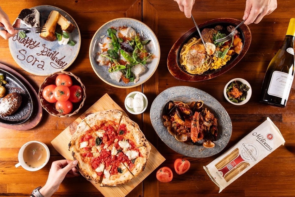 昼も夜も営業中！ランチタイムはお得なコース仕立て、ディナータイムは洋食酒場