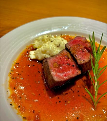 🥩🥩🥩
兵库县烤但马牛肉
每天限10餐🍽️✨
🐂神户市西区的“臼永牧场”
基于“我们想吃的但马牛肉”这一概念
我们实行从育种到饲养的一体化生产流程。
@kobebeef_usunaga

这是用慢火烤制的“但马牛肉”制成的杰作🥩
搭配杂粮米饭或面包享用😊

纪念品、生日和其他特殊场合
请光顾我们的店铺🥳
————————————————
FiveCountryCafe
神户市西区上町小津野30-17
洛库诺生活中心内部
0789955660
工作日 11:00~17:00
周末及节假日：8:00～
免费停车
请在我们的网站上进行预订。
https://fivecountrycafe.owst.jp

#神户咖啡馆
#神户午餐
#在神户市西区吃午餐
#但马牛肉
＃牛排