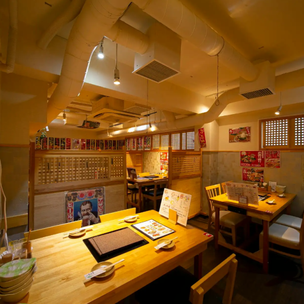 The spacious, modern Japanese-style restaurant can accommodate large parties.The restaurant is clean and has all tables equipped with IH. All of our staff members look forward to your visit.