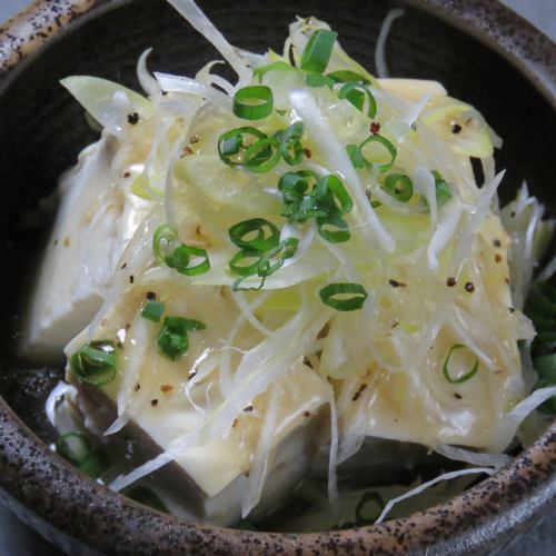 Chilled tofu with green onions and salt