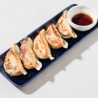 アブリーノ自家製　手包みぶた餃子