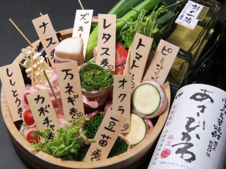 在寒冷的冬天,我們為您提供特製的辣肉湯火鍋和涮涮鍋。