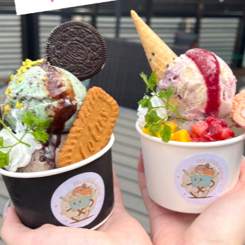8종 맛과 주 1종의 수제 젤라토☆