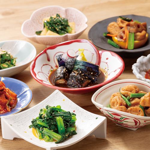 [Weekdays only] All-you-can-eat small dishes, white rice, curry, and soup