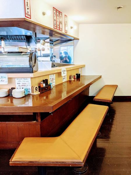 Counter seats are also available ♪ Feel free to use even one person !!