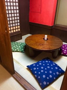 Private room with tatami mat seats.6 people.