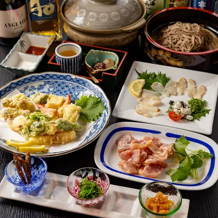 【御幸町】京都风味火锅怀石料理，配新鲜炸天妇罗和炙烤河豚刺身，以及您选择的秘制汤底（和鸡腿肉）