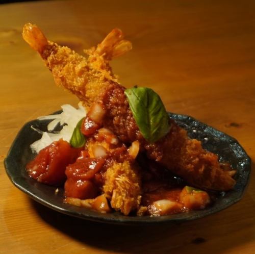 えびふりゃあ　トマトサルサ添え