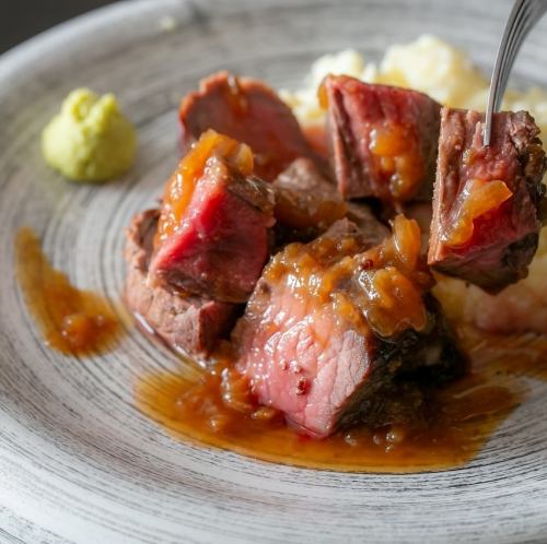 厳選国産牛の厚切りステーキ