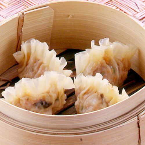 2 steamed shark fin dumplings