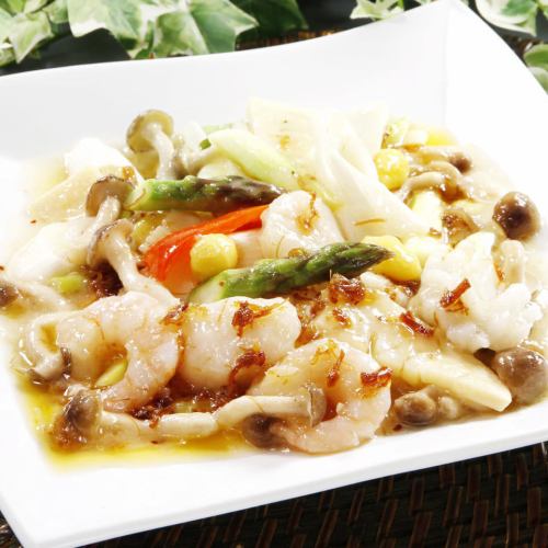 Stir-fried Three Kinds of Seafood with XO Sauce