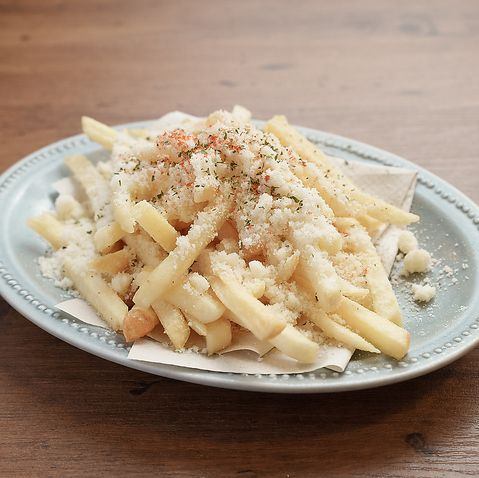 ポテトフライ ～トリュフの香りとグラナパダーノチーズがけ～
