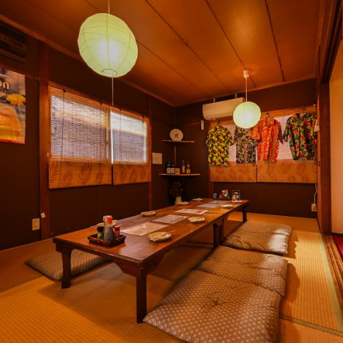 <p>当店の座敷席は、広々とした空間で大人数の宴会に最適です♪温かみのある内装と木のぬくもりが感じられるアットホームな雰囲気で、心落ち着くひとときをお楽しみいただけます。10名様以上のご利用で2階貸切にも対応可能。宴会、女子会、記念日、特別な日にぴったりの場所です。ぜひ、皆様で素敵な時間をお過ごしください!</p>